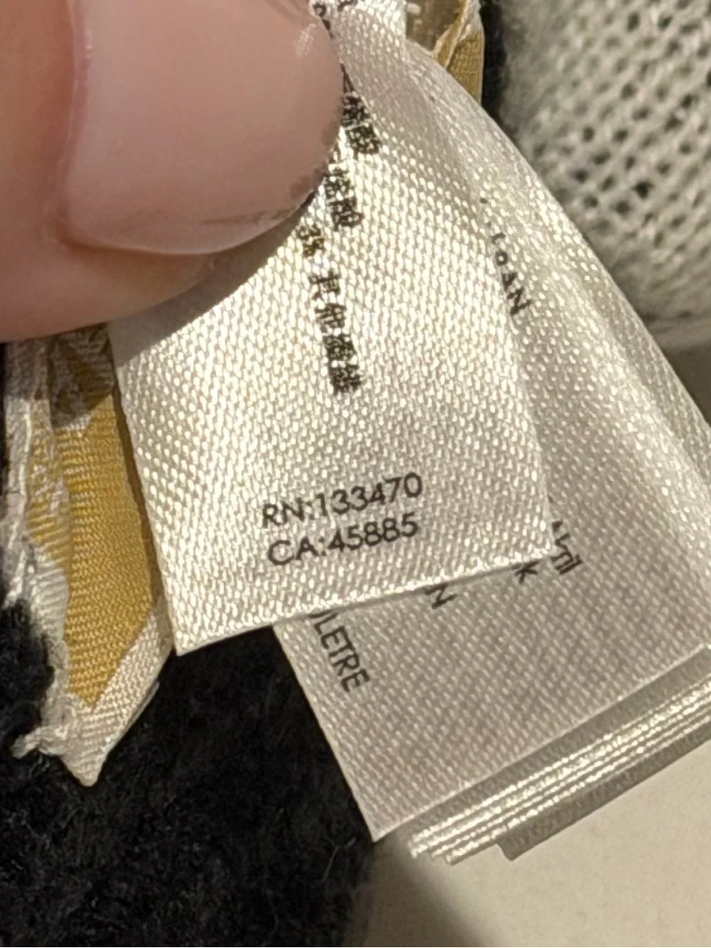 Michael Kors knit gloves